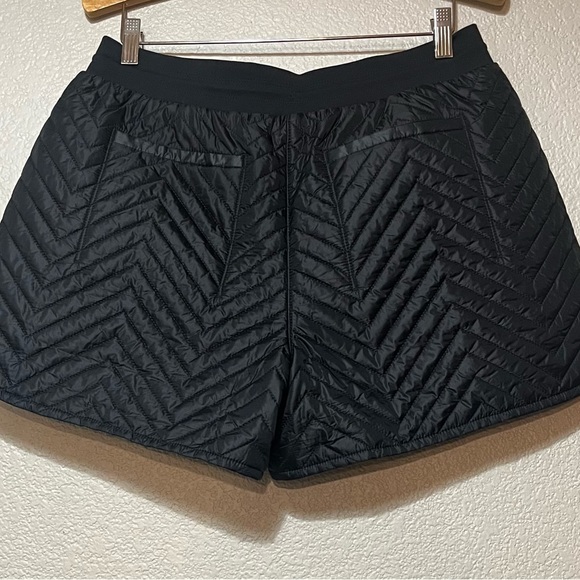 Athleta Black Quilted Shorts Size 10 - Picture 4 of 9